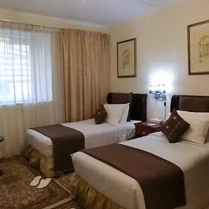 3* Aparthotel Al Muraqabat Plaza
